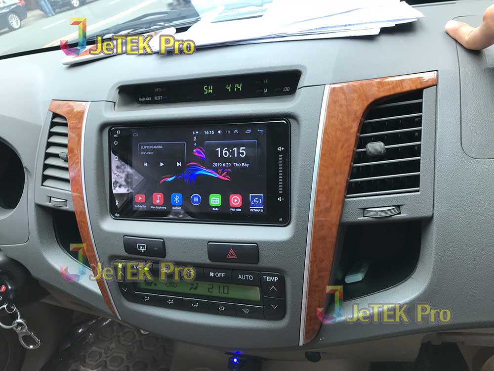Màn hình DVD Android cho xe Toyota Innova